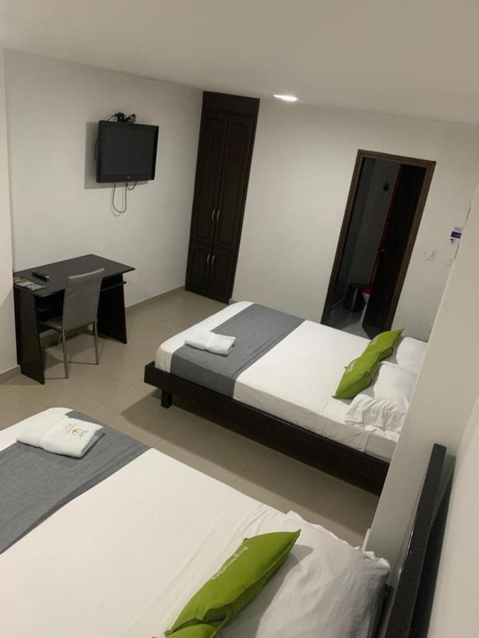 Hotel Castellon Plaza Pereira Esterno foto